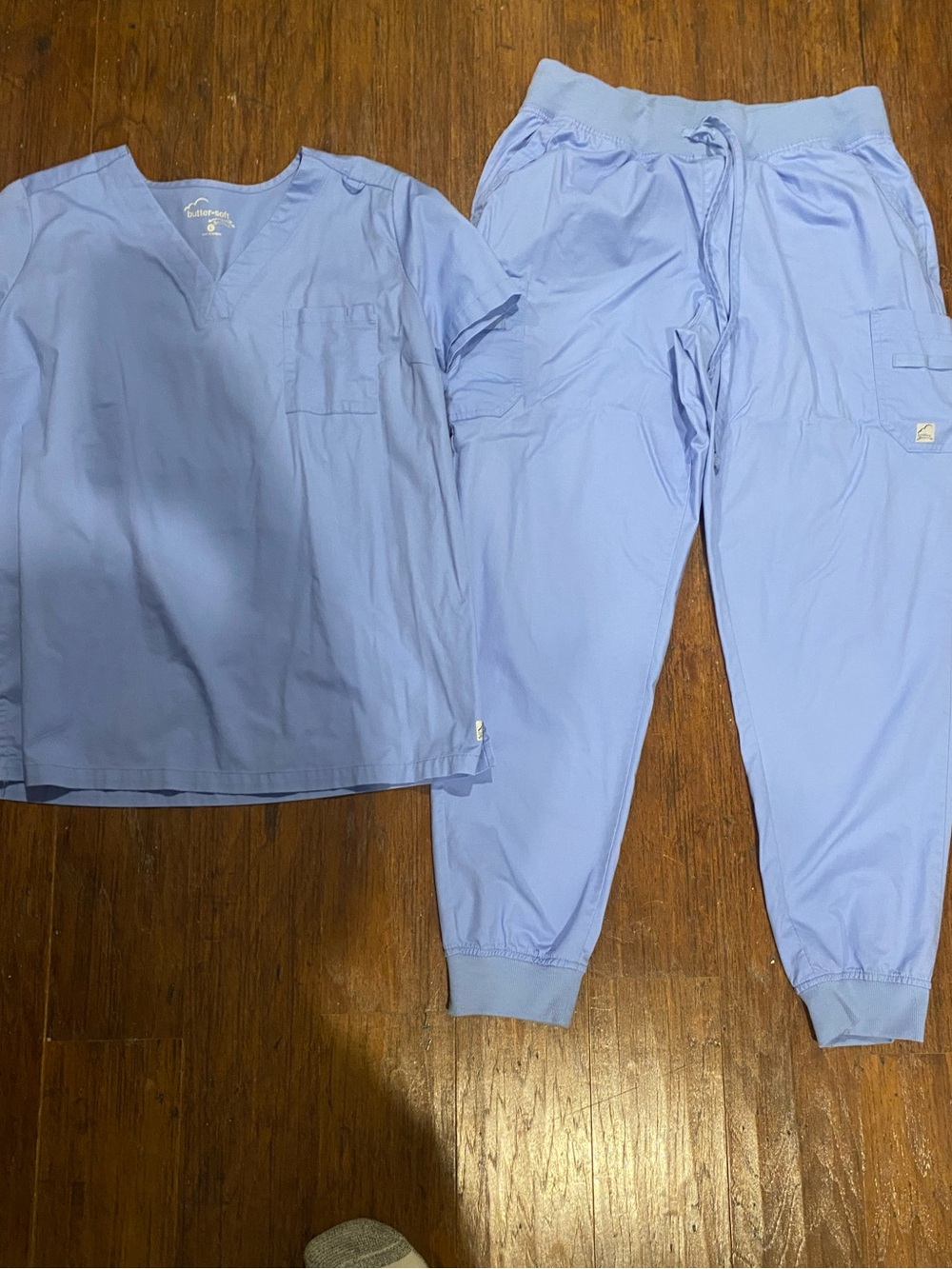 Uniform advantage Butter soft scrub set